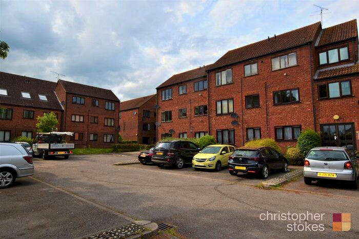 1 Bedroom Flat To Rent In Chilworth Gate, Silverfield, Broxbourne, EN10