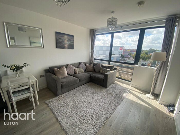 2 Bedroom Apartment To Rent In Kings Road, Stevenage, SG1