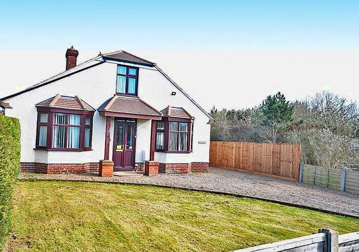 4 Bedroom Detached Bungalow To Rent In Chatham Road, Sandling, Maidstone, ME14