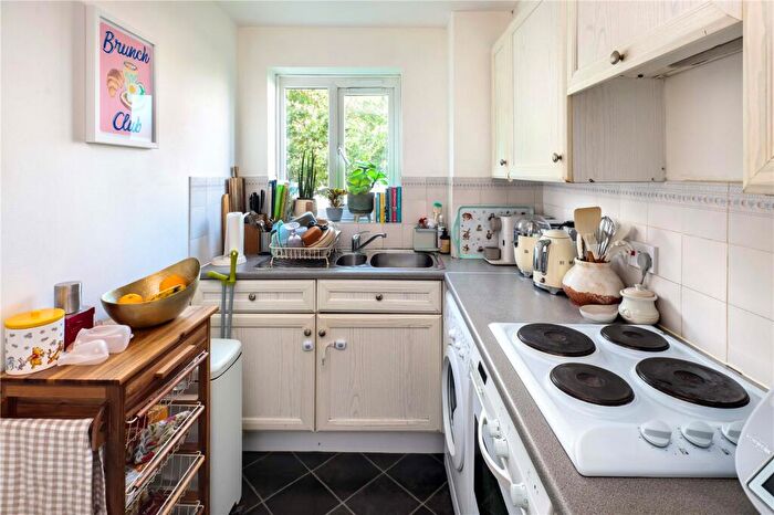 1 Bedroom Flat To Rent In Ferguson Close, Isle Of Dogs, London, E14