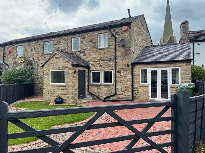 3 Bedroom Cottage For Sale In Town Gate, Scholes, Cleckheaton, BD19