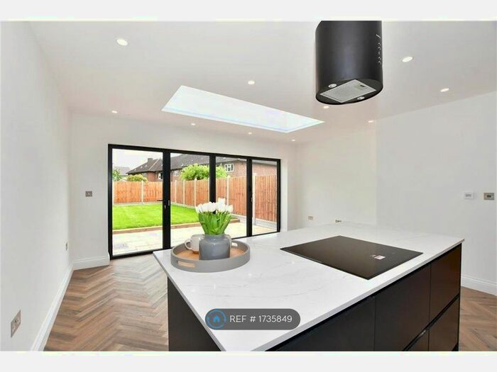 3 Bedroom Terraced House To Rent In Pyrles Lane, Loughton, IG10