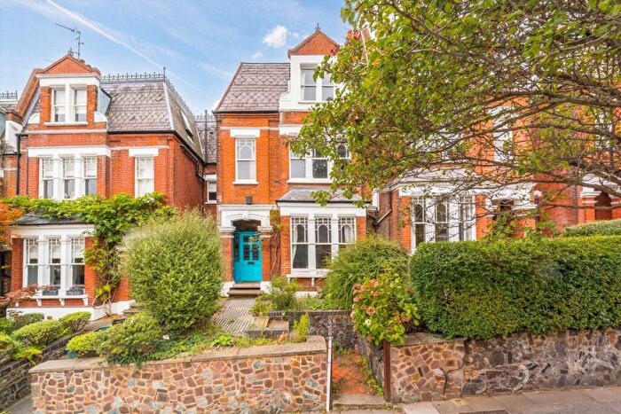 6 Bedroom Terraced House For Sale In Whitehall Park, Whitehall Park, N19