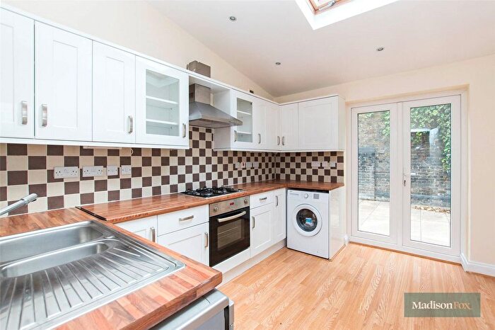 2 Bedroom Terraced House To Rent In Tennyson Road, Stratford, London, E15