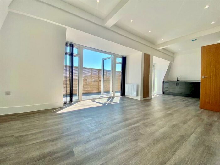 2 Bedroom Apartment To Rent In Montague Street, Worthing, BN11