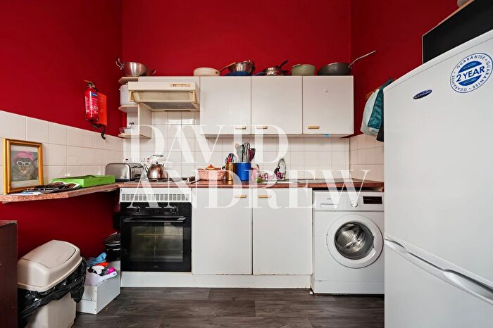 Studio To Rent In Victoria Road, London, N4