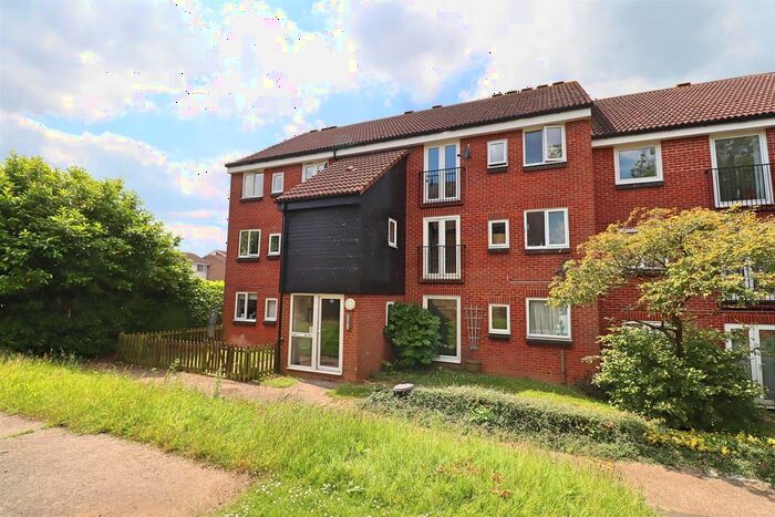 2 Bedroom Flat To Rent In Mountbatten Road, Braintree, CM7