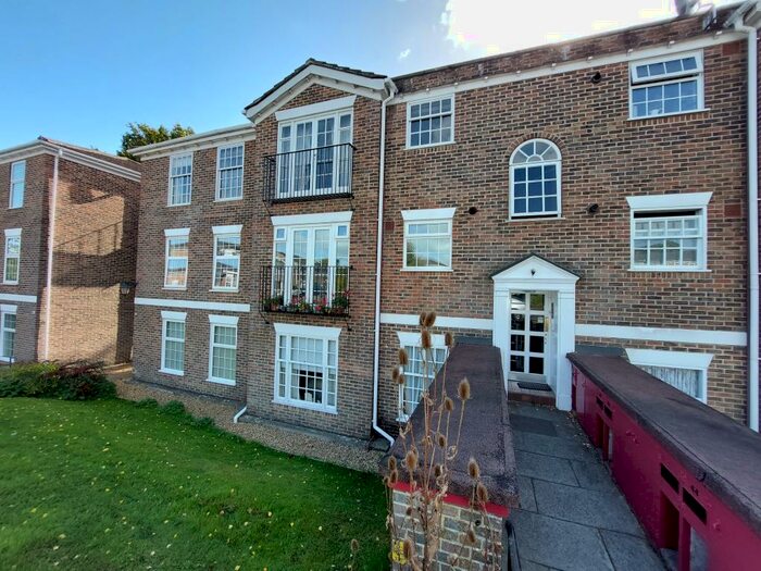 2 Bedroom Apartment To Rent In Midhurst, GU29