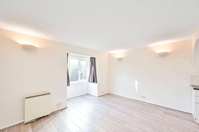 Studio To Rent In Harp Island Close, Neasden, London, NW10