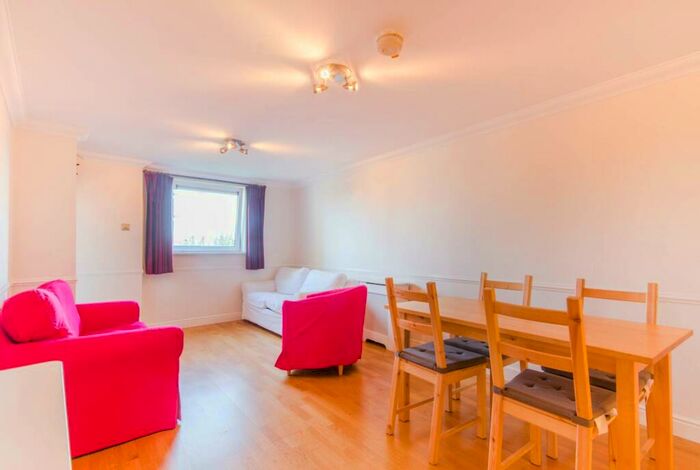 2 Bedroom Flat To Rent In Glaisher Street, Greenwich, London, SE8