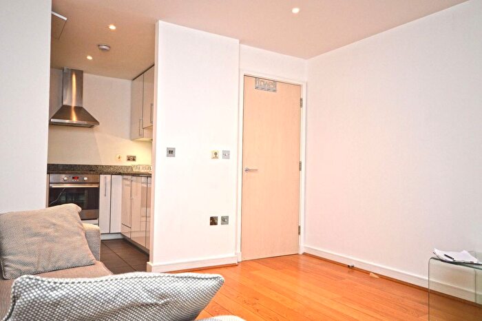 1 Bedroom Flat To Rent In Western Gateway, Docklands, E16