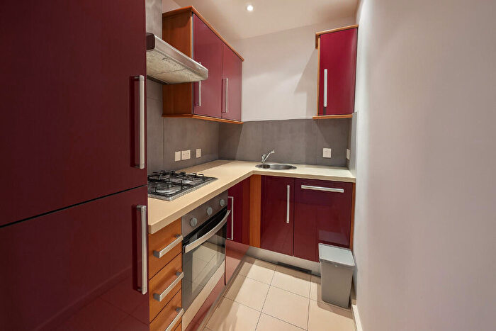 1 Bedroom Apartment To Rent In Temple Street, London, E2