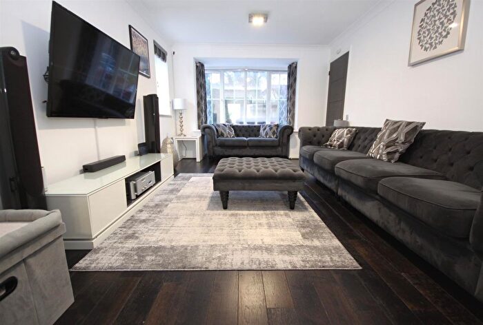 4 Bedroom Detached House For Sale In Suffolk Drive, Whiteley, Fareham, PO15