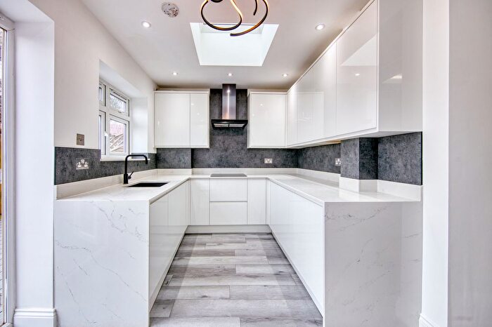 4 Bedroom Terraced House To Rent In Rylston Road, Southgate, N13