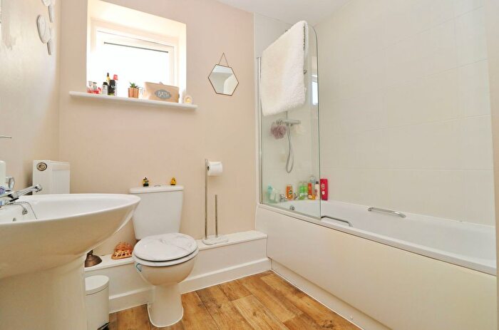 1 Bedroom Flat For Sale In Hellyar Rise, Hedge End, SO30