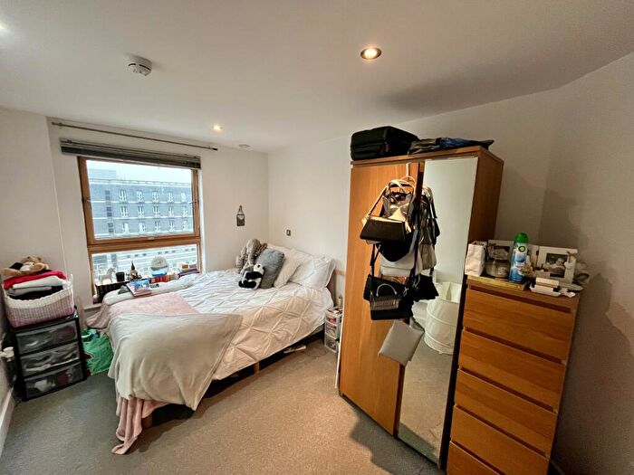2 Bedroom Apartment To Rent In Mackenzie House, Leeds Dock, City Centre, LS10