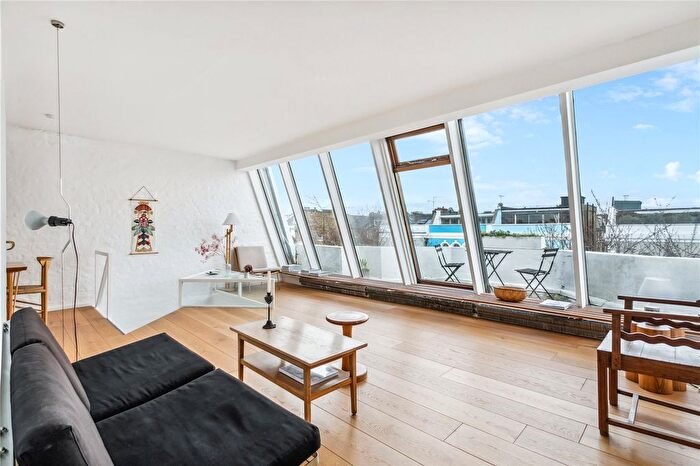 2 Bedroom Flat To Rent In Colville Road, London, W11