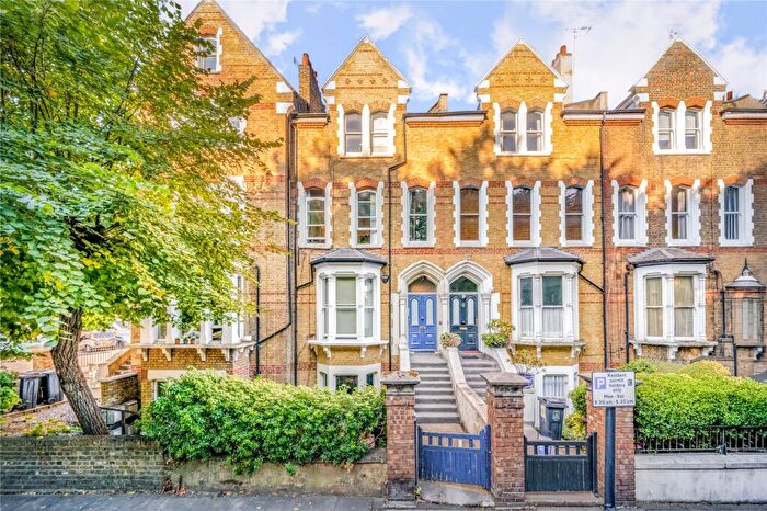 2 Bedroom Flat For Sale In St. Mark's Rise, London, E8