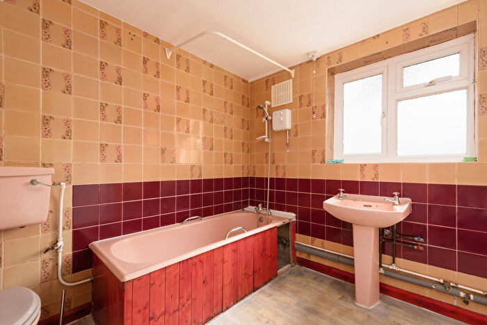 3 Bedroom Semi-Detached House For Sale In Kent Street, Whitstable, Kent, CT5