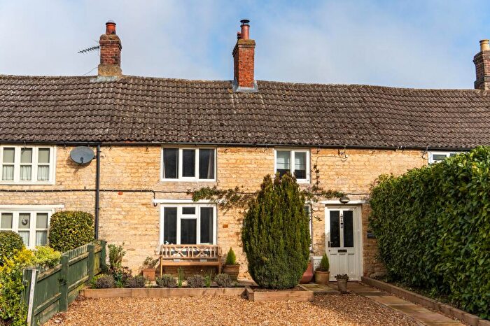 2 Bedroom Cottage For Sale In The Leas, Cottesmore, LE15