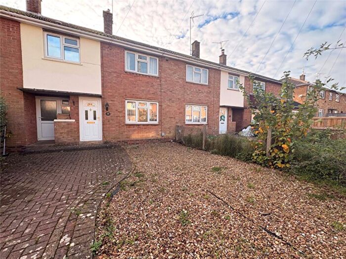 3 Bedroom End Of Terrace House For Sale In Willoughby Close, Daventry, Northamptonshire, NN11