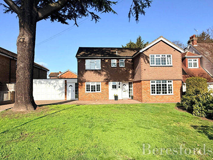 4 Bedroom Detached House For Sale In Herbert Road, Emerson Park, RM11