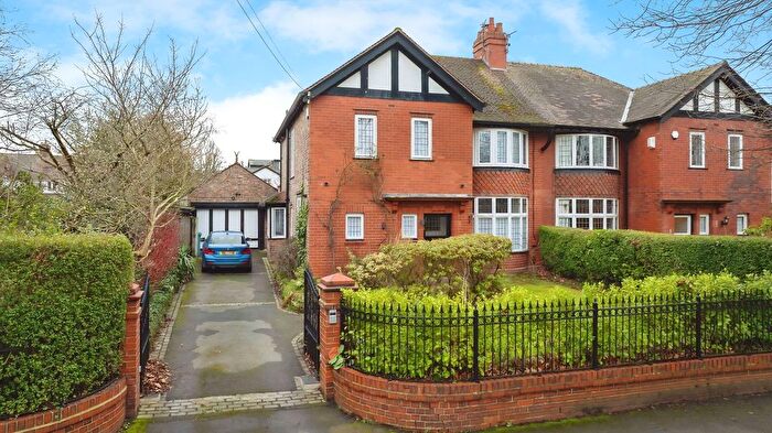 4 Bedroom Semi Detached House For Sale In Grantham Ave, Stockton Heath, WA4