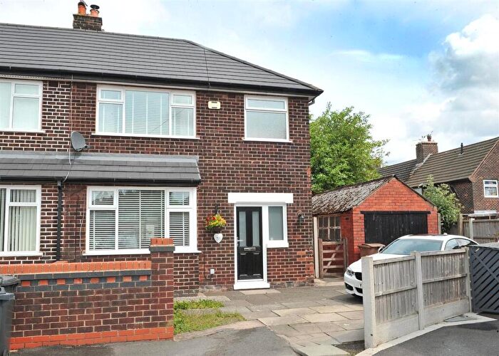 3 Bedroom Semi-Detached House For Sale In Rose Crescent, Irlam, M44