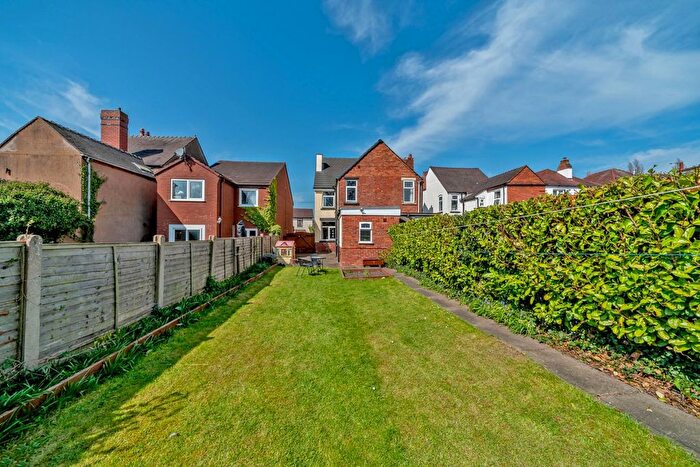 3 Bedroom Semi-Detached House For Sale In Dartmouth Road, Cannock, WS11
