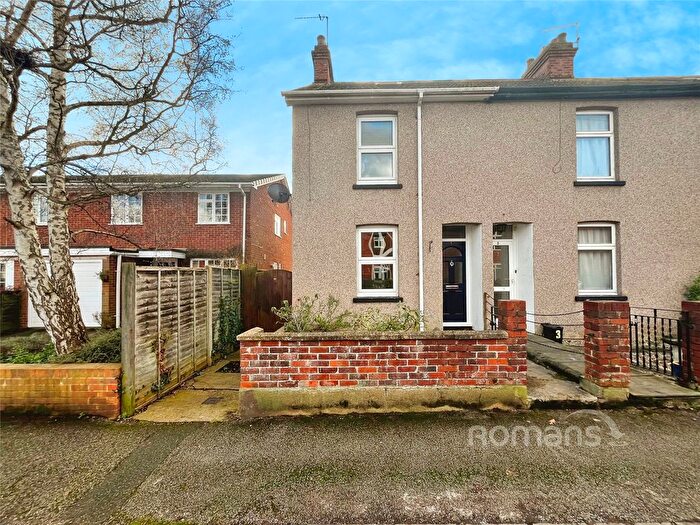 3 Bedroom End Terrace House For Sale In Alwyn Road, Maidenhead, Berkshire, SL6