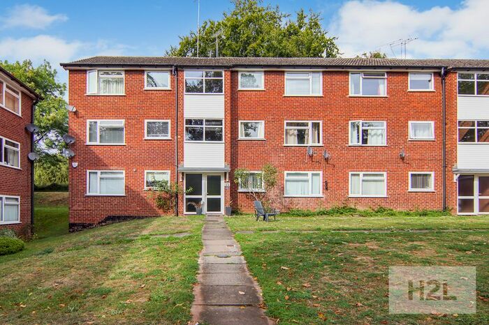 2 Bedroom Flat To Rent In Darlaston Court, Meriden, CV7