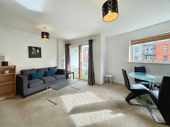 2 Bedroom Flat To Rent In Jefferson Place, Fernie Street, Green Quarter, Manchester, M4