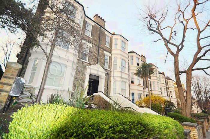 2 Bedroom Apartment To Rent In Cathcart Hill, London, N19