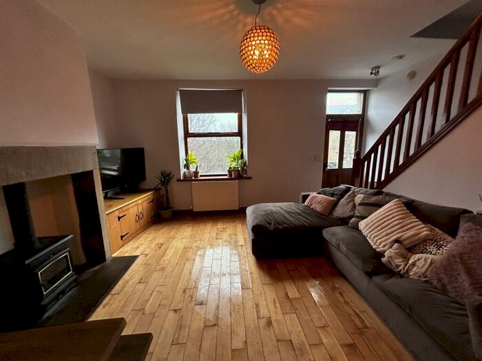 2 Bedroom Terraced House To Rent In Lowergate Paddock, Huddersfield, HD3