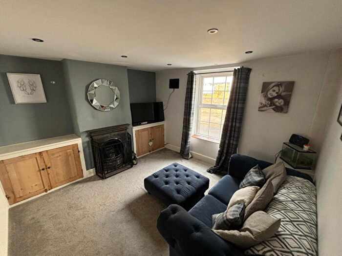 2 Bedroom Cottage For Sale In High Street, Earls Barton, Northamptonshire, NN6