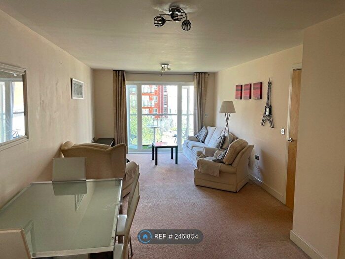 2 Bedroom Flat To Rent In Oceana Boulevard, Southampton, SO14