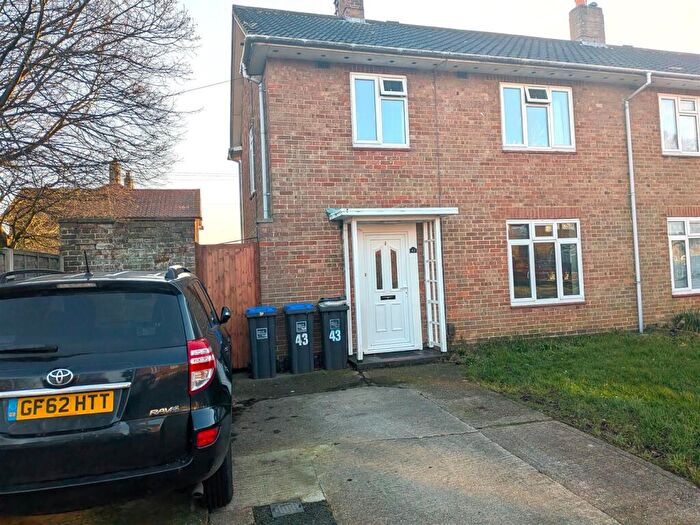 3 Bedroom End Of Terrace House For Sale In Maybridge Square, Worthing, BN12