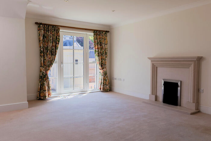 2 Bedroom Retirement Property For Sale In Templeton Road, RG17