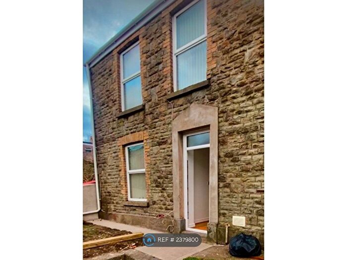 3 Bedroom Semi-Detached House To Rent In Llangyfelach Road, Brynhyfryd, Swansea, SA5