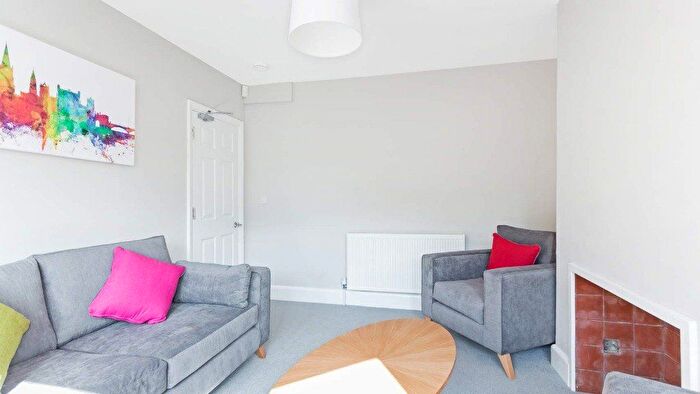 4 Bedroom Detached House To Rent In Queens Road East, Beeston, Nottingham, Nottinghamshire, NG9