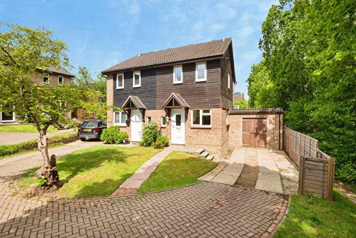 2 Bedroom Semi Detached House For Sale In Willow Walk, Tunbridge Wells, TN2