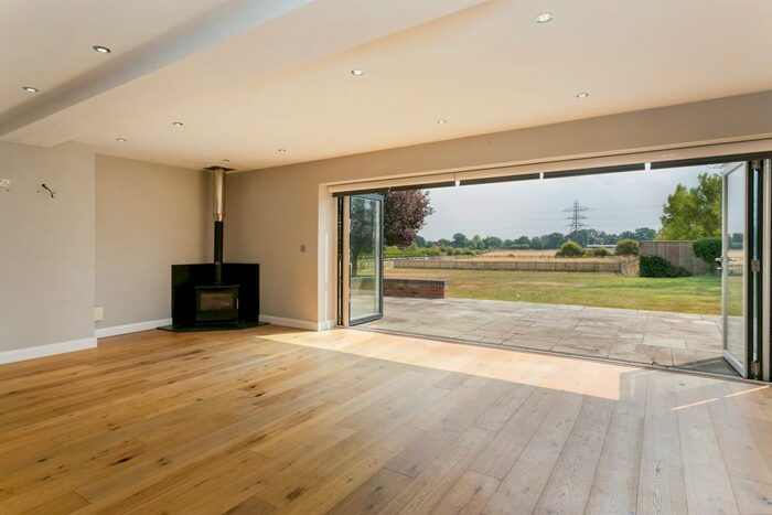 4 Bedroom Detached House To Rent In Ascot Road, Maidenhead, SL6