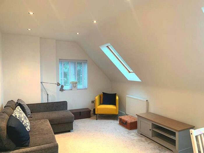 2 Bedroom Flat To Rent In Grimston Avenue, Folkestone, CT20