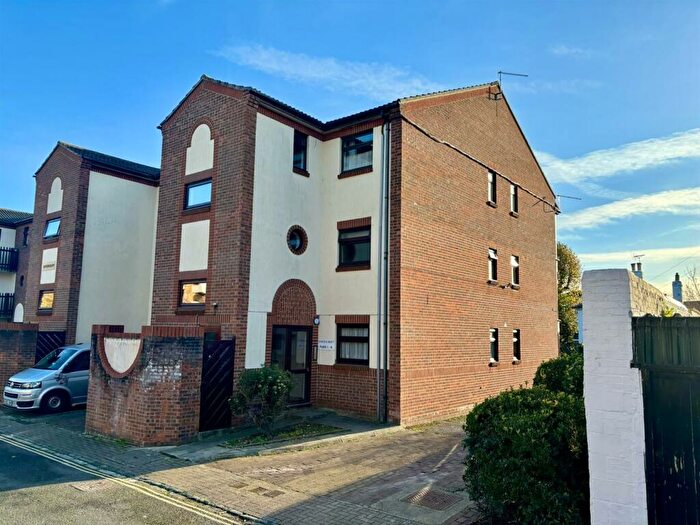 1 Bedroom Flat For Sale In Bush Street East, Southsea, PO5