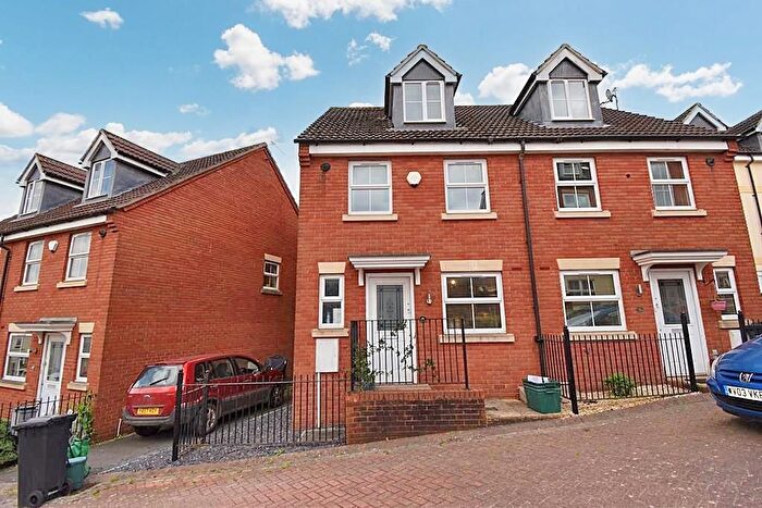 3 Bedroom Semi-Detached House To Rent In Kingswood Heights, Kingswood, Bristol, BS15