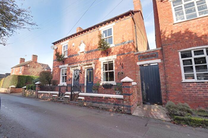 2 Bedroom Cottage For Sale In Shop Lane, Brewood, Staffordshire, ST19