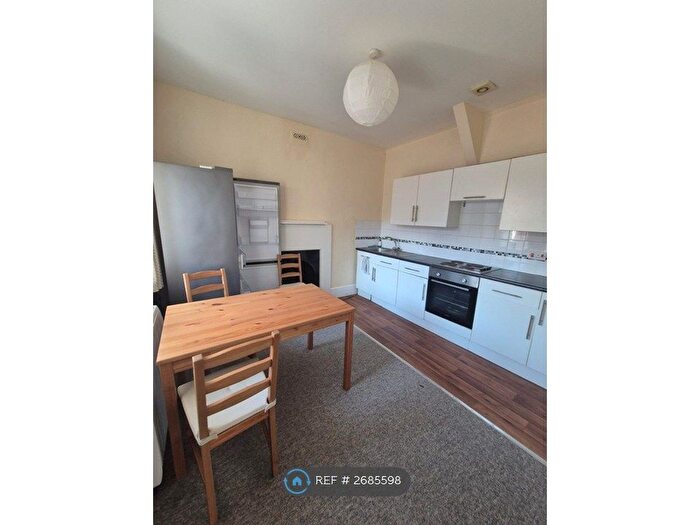 1 Bedroom Flat To Rent In Market Street, Torquay, TQ1
