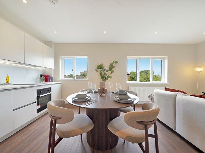 1 Bedroom Flat For Sale In Cornmow Drive, London, NW10