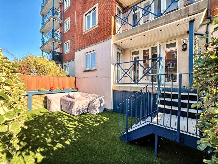 2 Bedroom Flat To Rent In Anguilla Close, Eastbourne, BN23