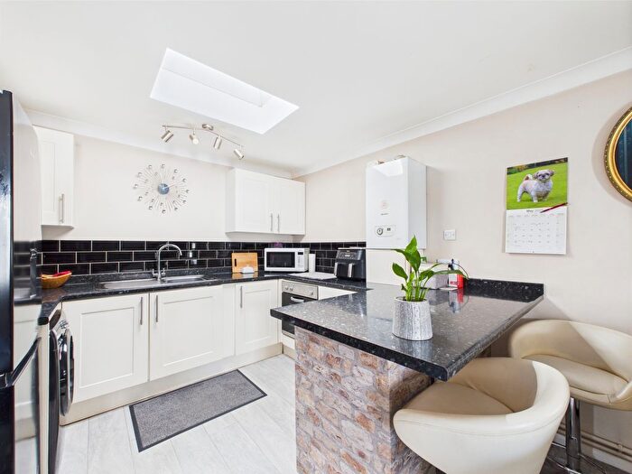 2 Bedroom Flat To Rent In Mengham Road, Hayling Island, PO11